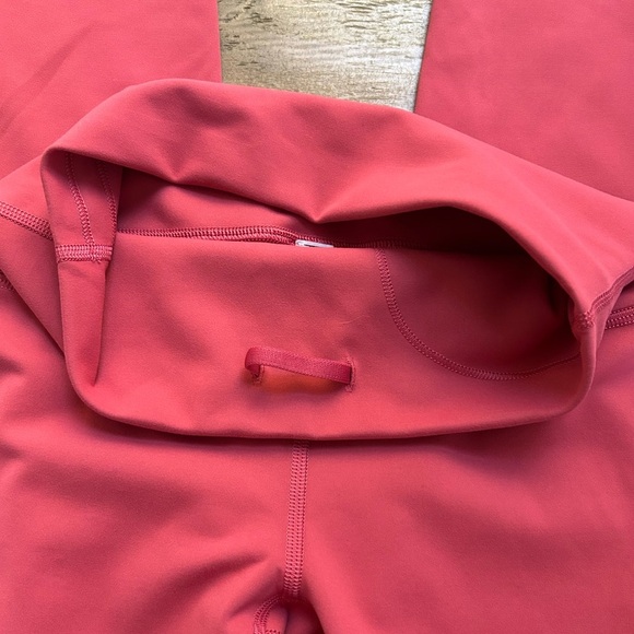 LULULEMON Wunder Train High-Rise Tight 28"
Vintage Rose no tags Like New Conditn - Picture 10 of 14